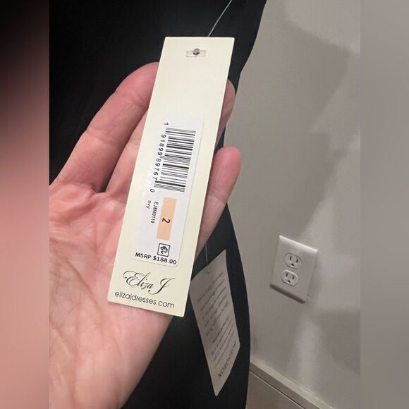 Eliza J Ruffle front gown size 2 NWT - Picture 8 of 14